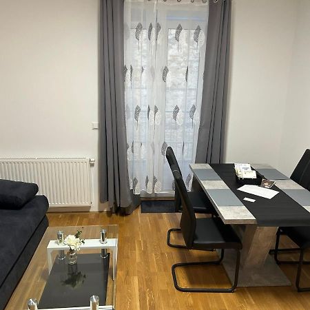 Paky Appartements 00322 Bruck an der Leitha Extérieur photo