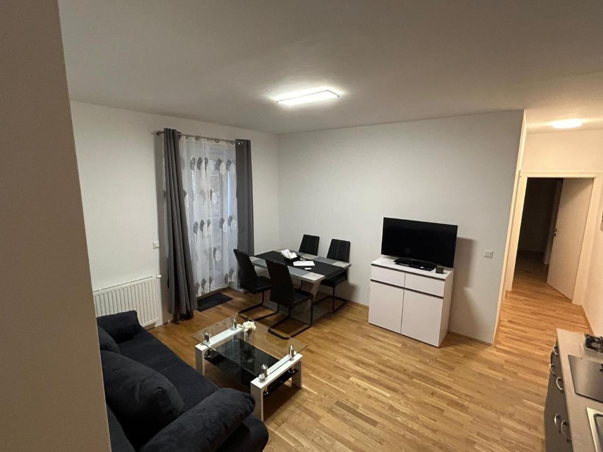 Paky Appartements 00322 Bruck an der Leitha Extérieur photo